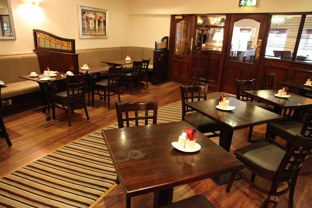 Dalton Inn Hotel Claremorris Kültér fotó